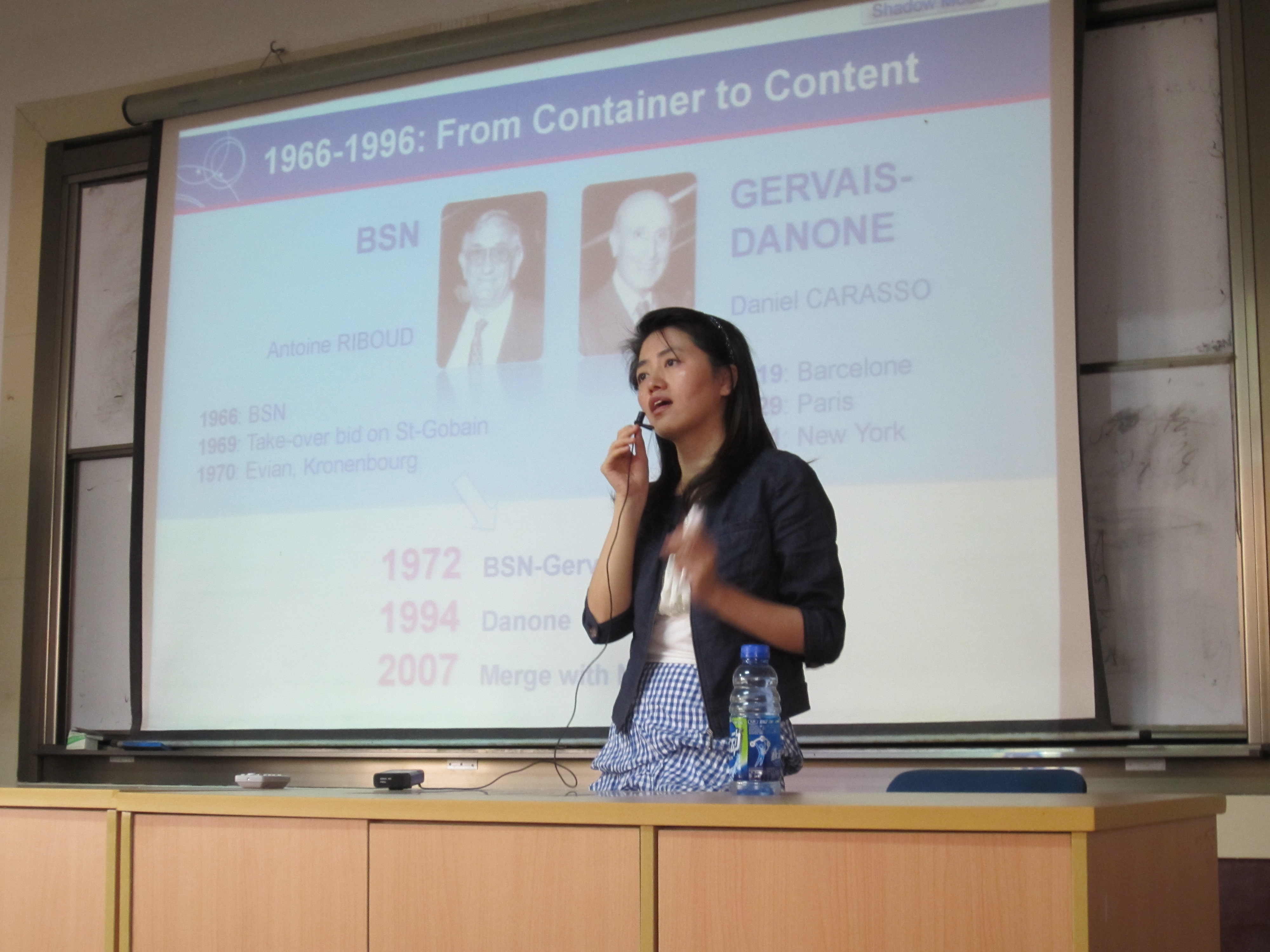 员工熊凌介绍达能中国发展历史